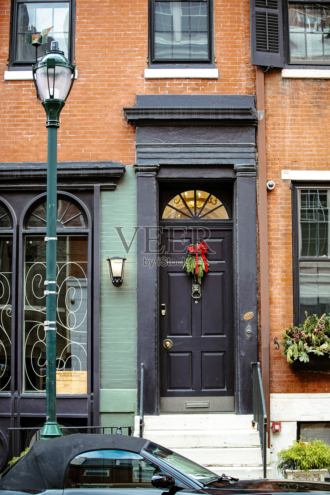 宾夕法尼亚州费城的一座经典砖砌联排别墅照片摄影图片