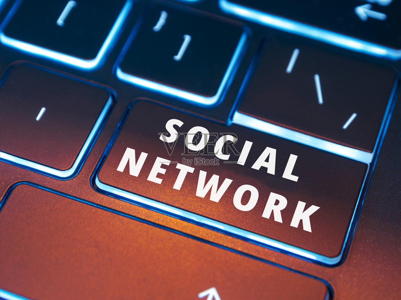 键盘按键上的“社交网络”字样照片摄影图片