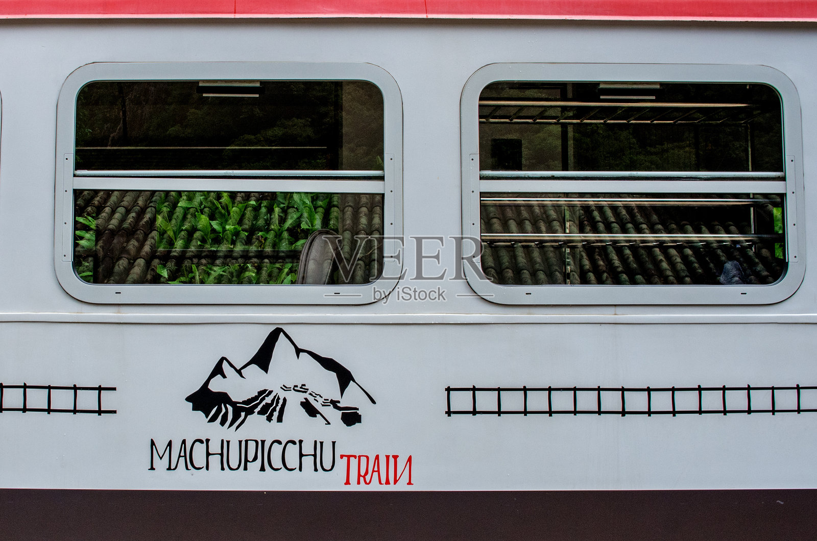 连接秘鲁库斯科和马丘比丘的火车照片摄影图片