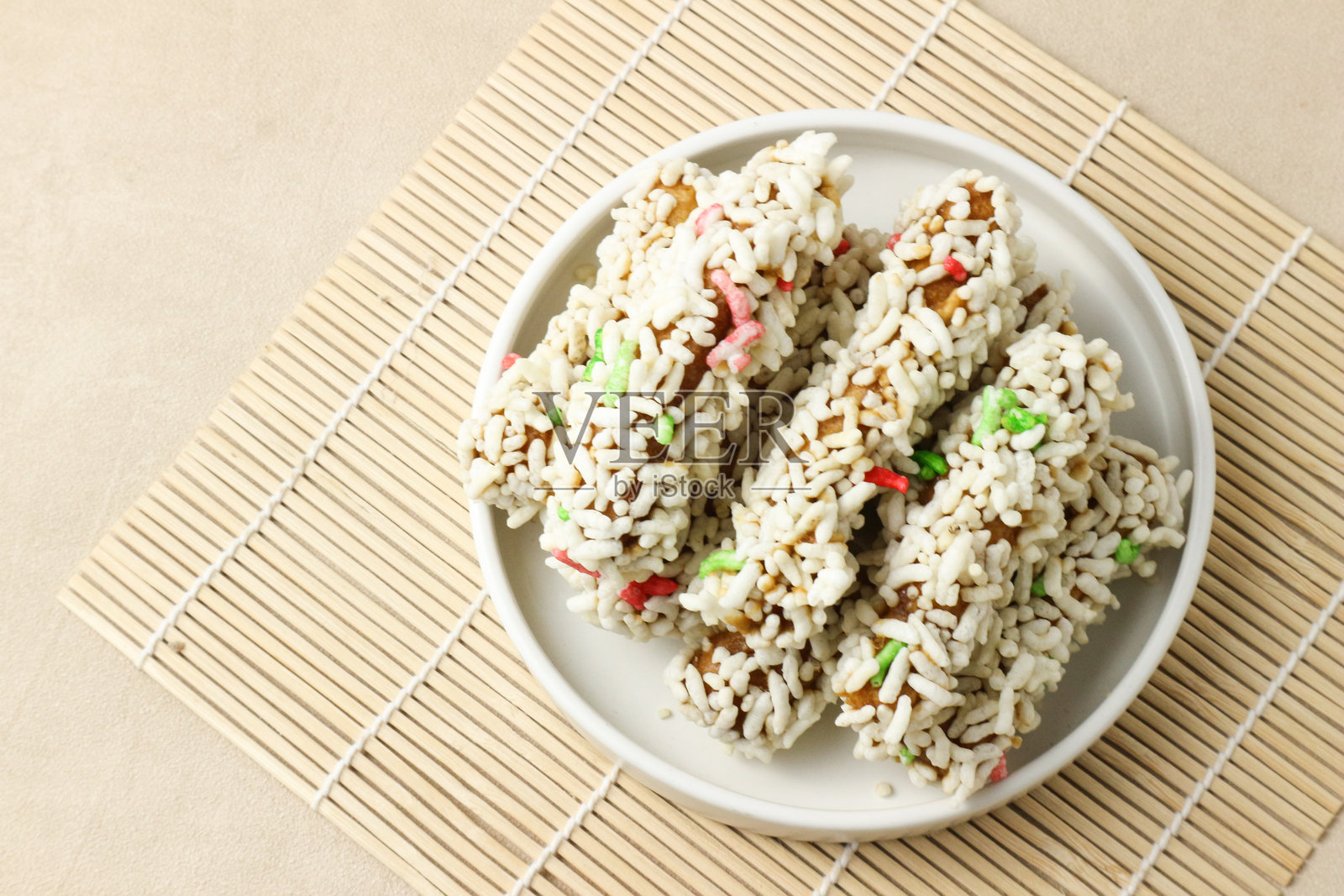 美味的脆米饼，传统甜点照片摄影图片