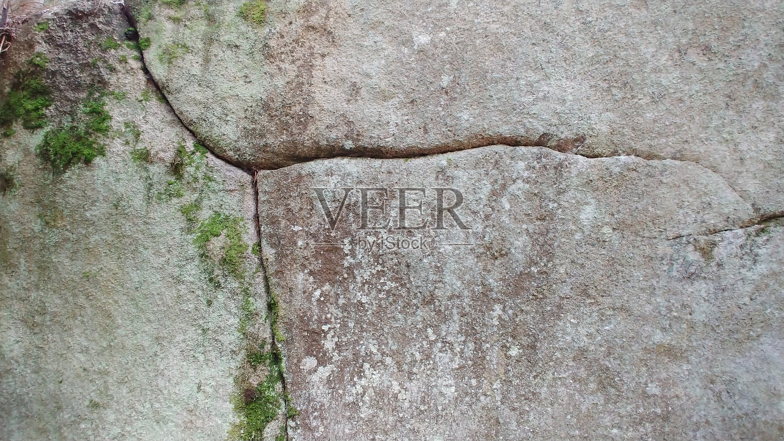 森林中的岩石 formations照片摄影图片