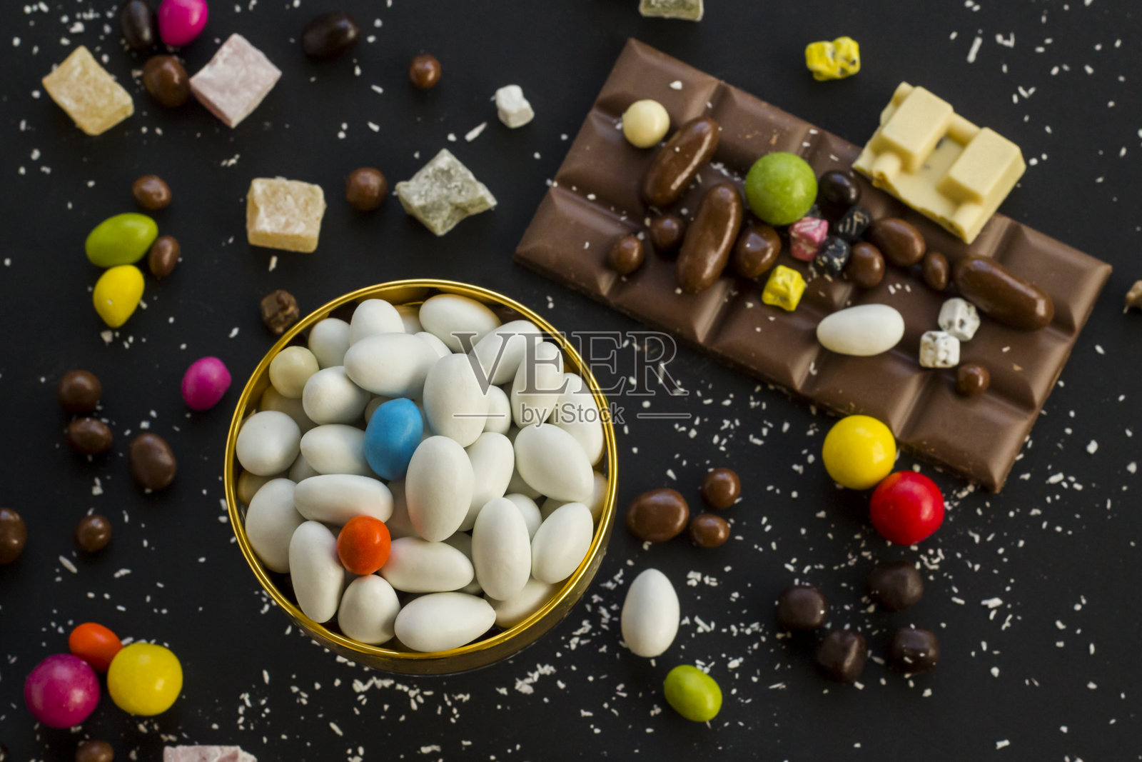 土耳其杏仁巧克力糖照片摄影图片