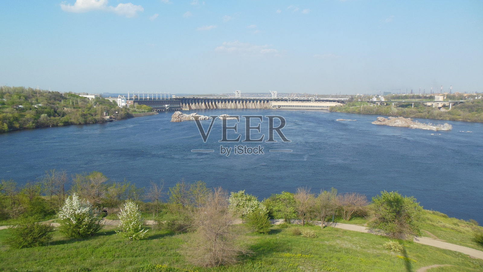 河上的大坝照片摄影图片