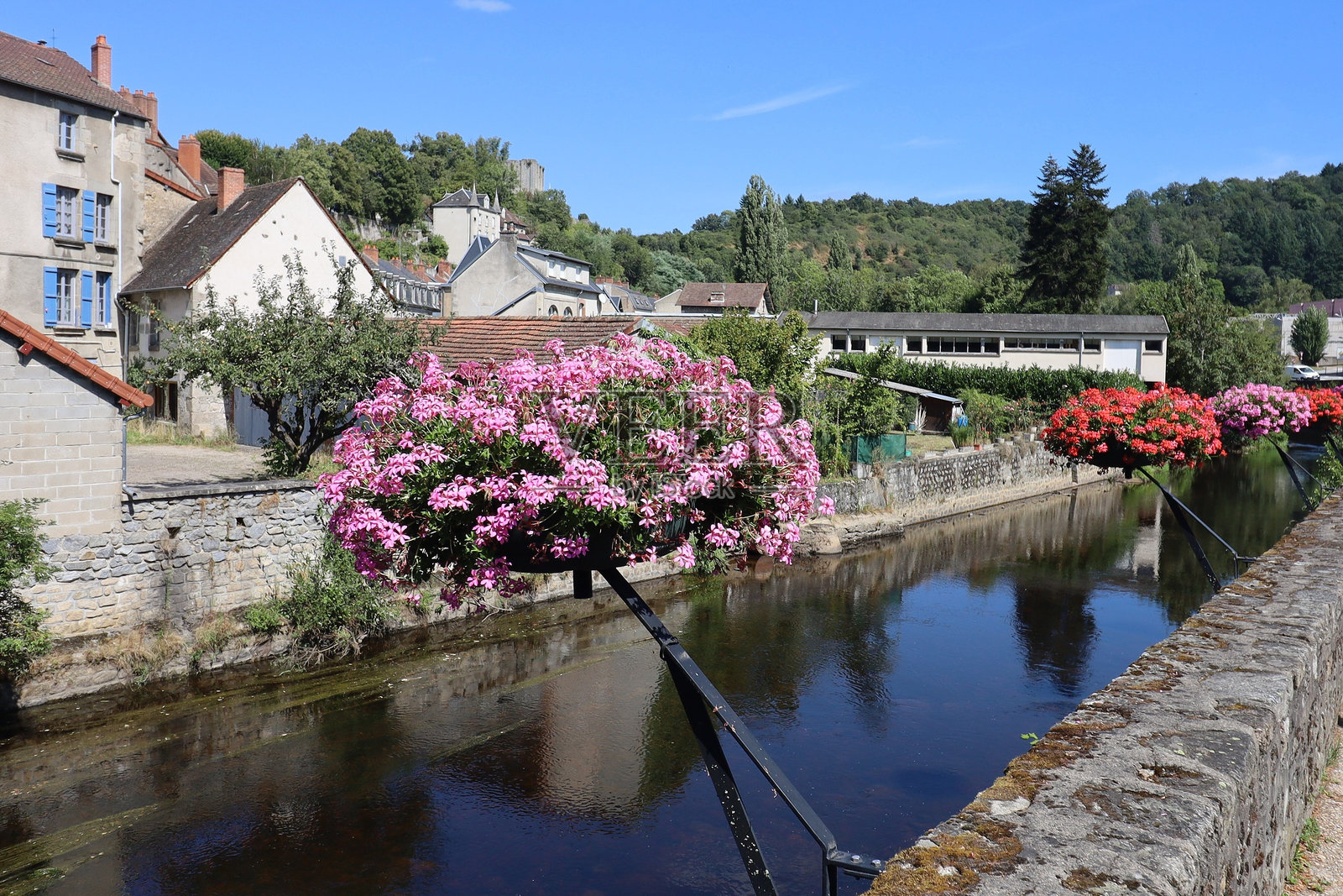 奥布松 - 克吕兹河照片摄影图片