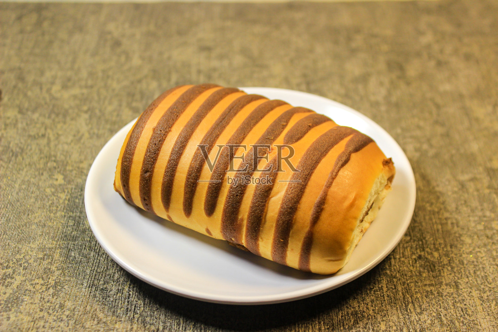 巧克力味的卷饼。孤立展示。照片摄影图片