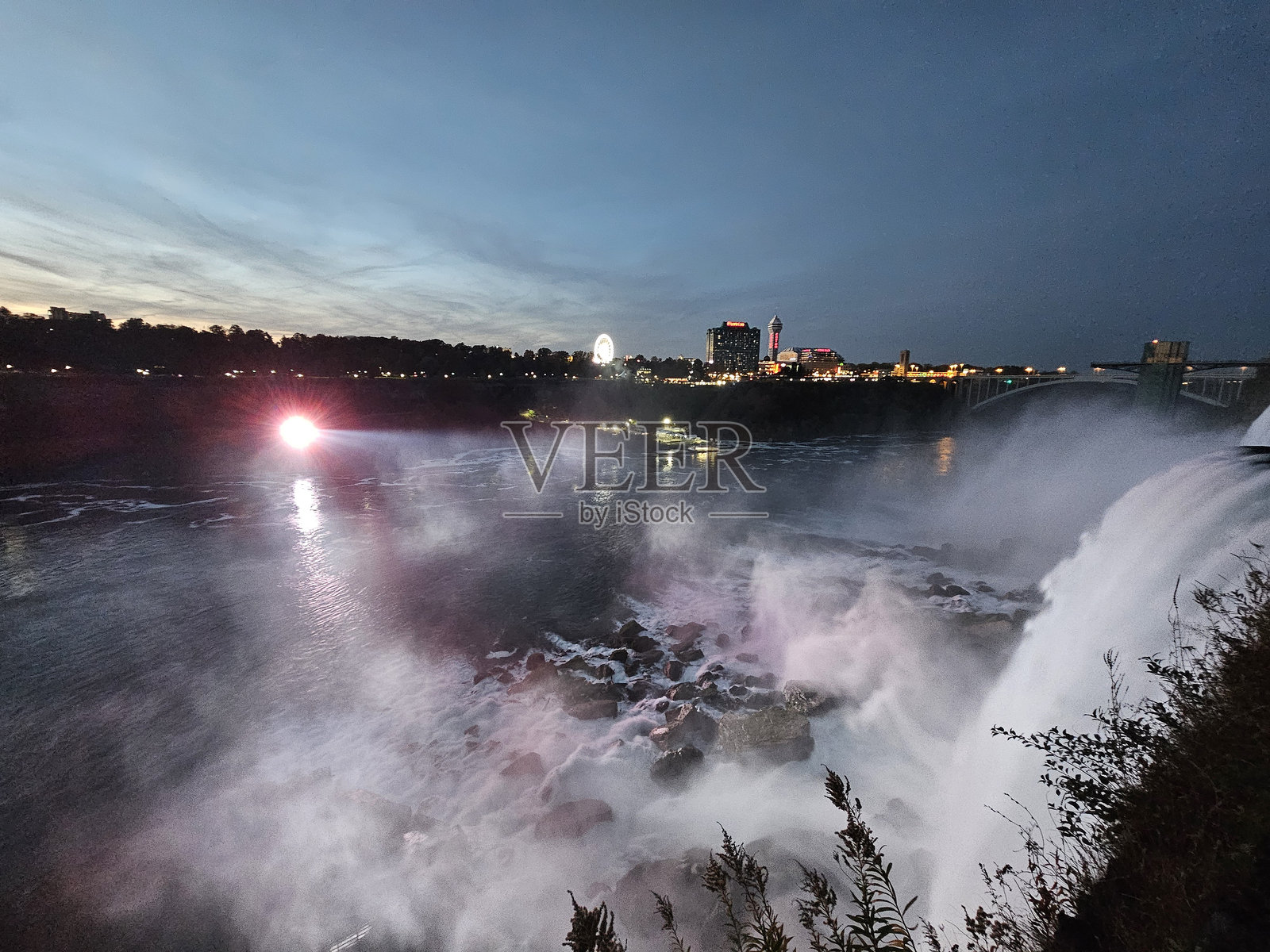 瀑布侧面照片摄影图片