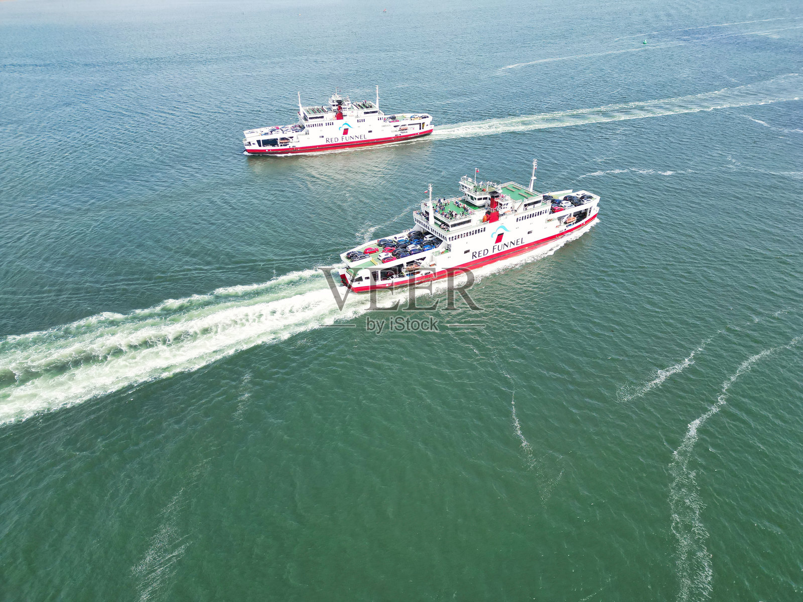 肯特郡英格兰的海洋和沙滩上的渡船照片摄影图片