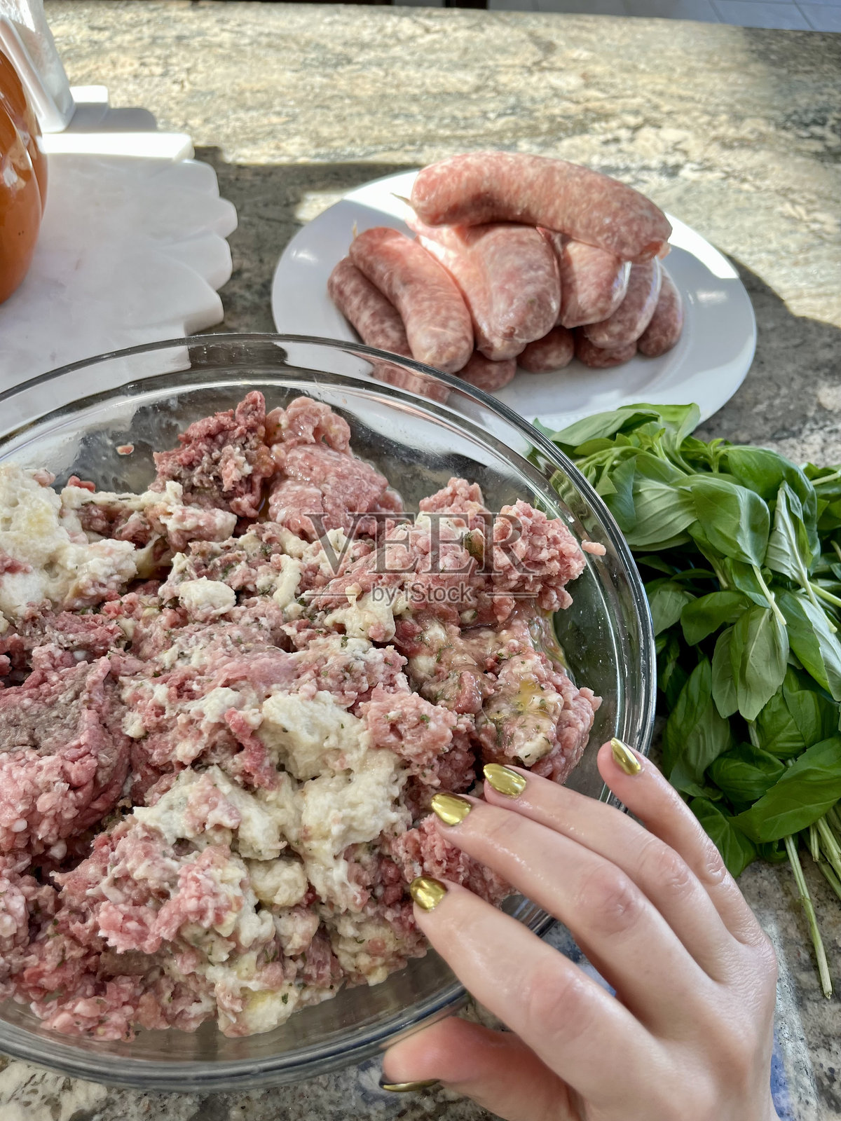 生肉丸照片摄影图片