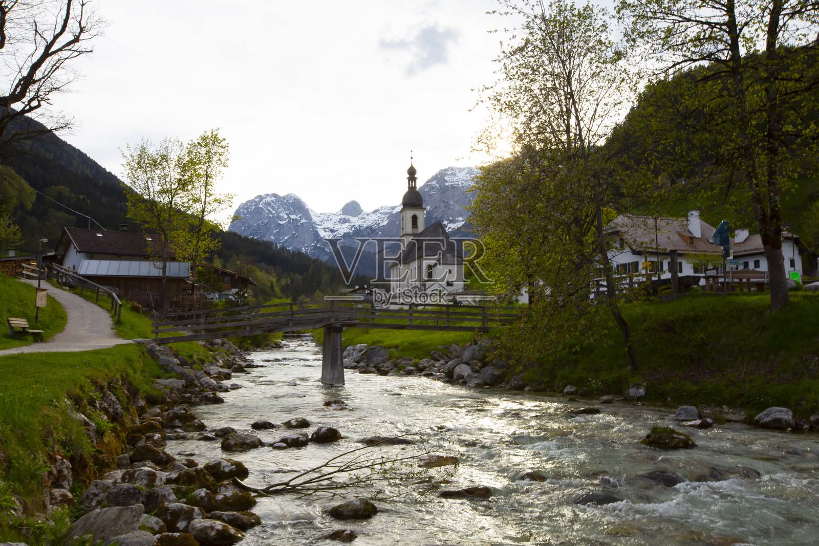拉姆绍阿姆达赫施泰因是奥地利施蒂利亚州利岑区的一个市镇。照片摄影图片