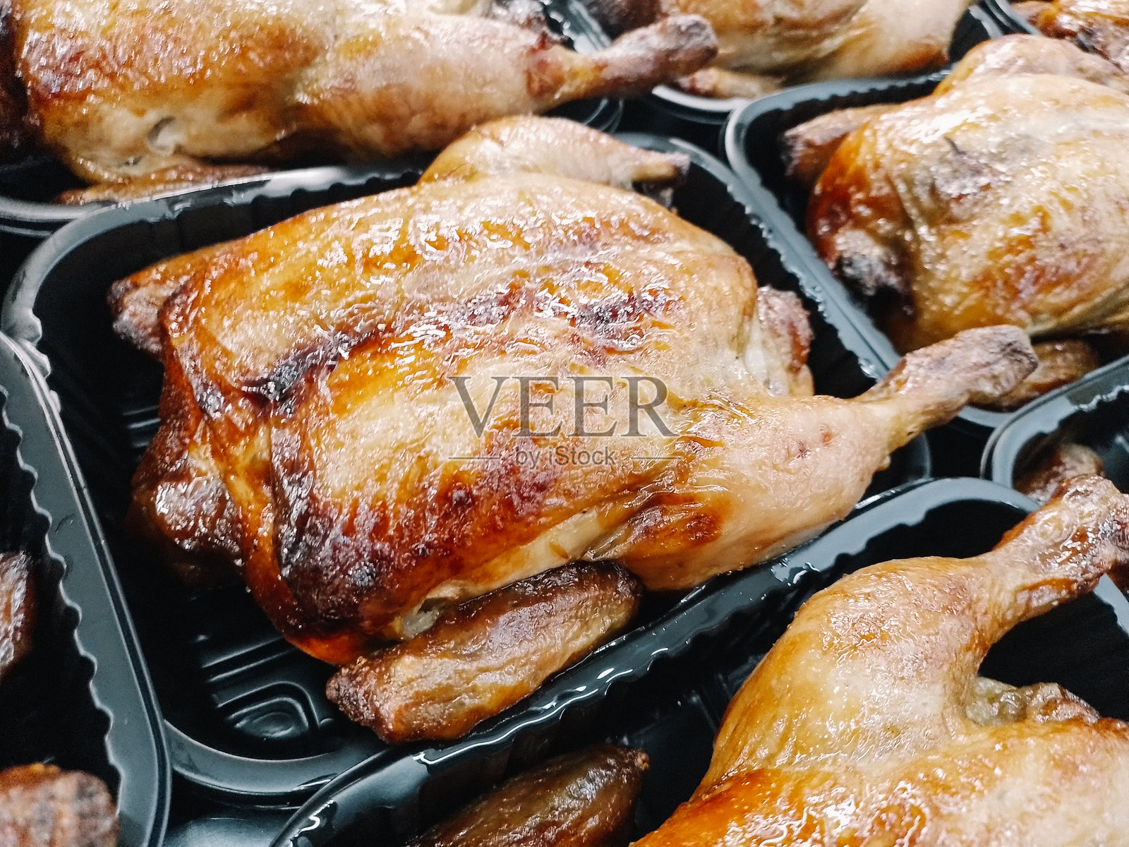 多汁的烤鸡照片摄影图片