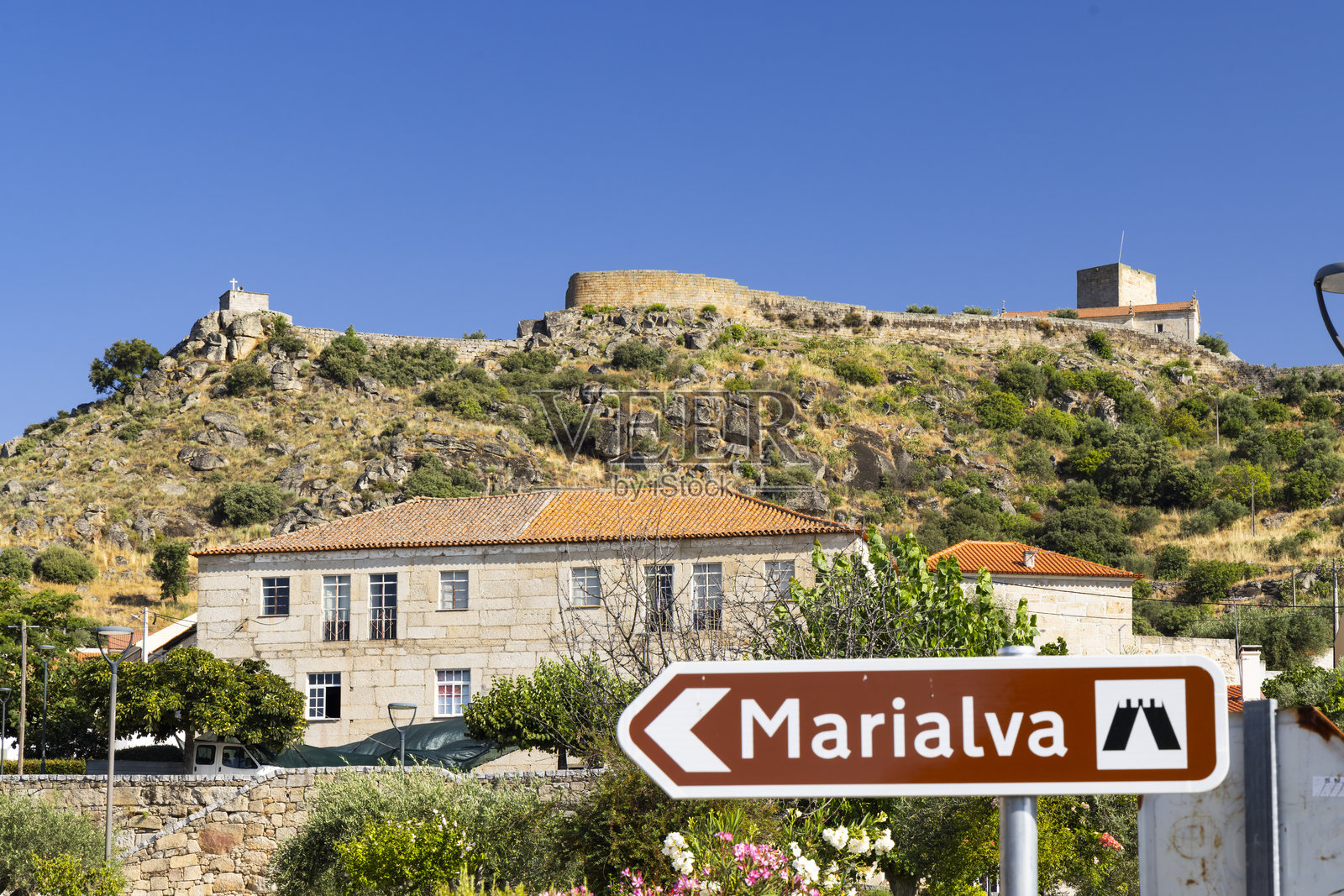 马里亚尔瓦镇和城堡，瓜尔达，中心，葡萄牙照片摄影图片