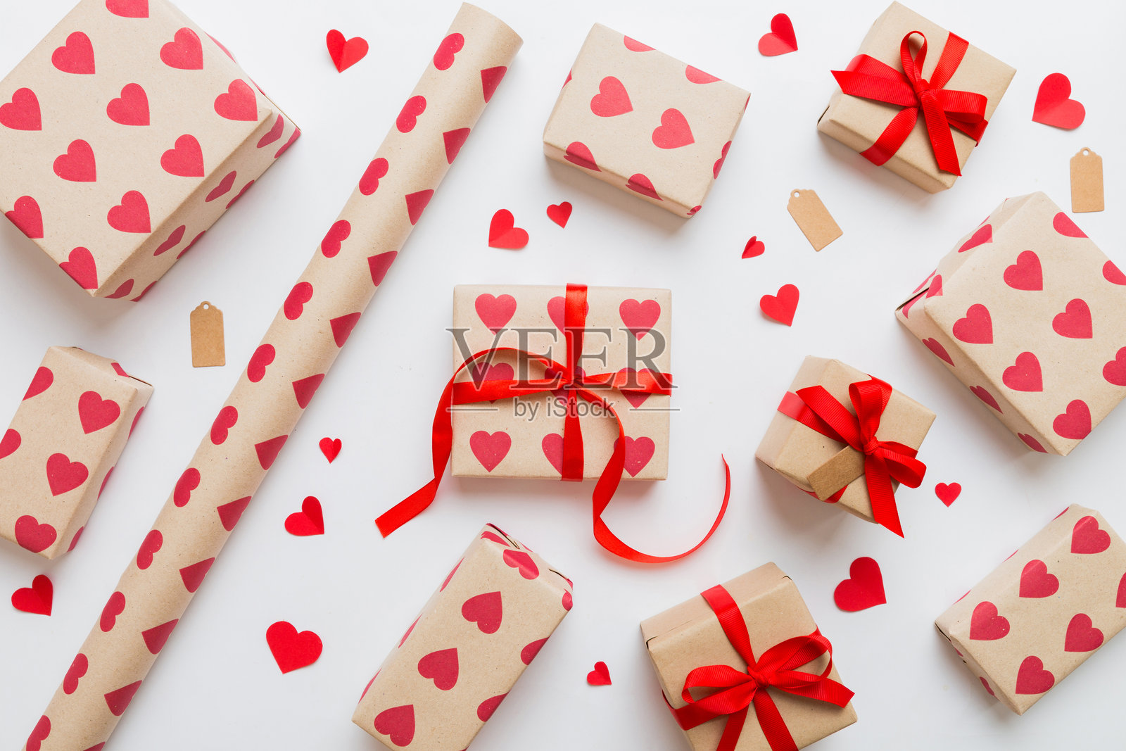 创意礼品盒，装饰精美，适合节日使用，俯视图。生日和情人节礼物。照片摄影图片