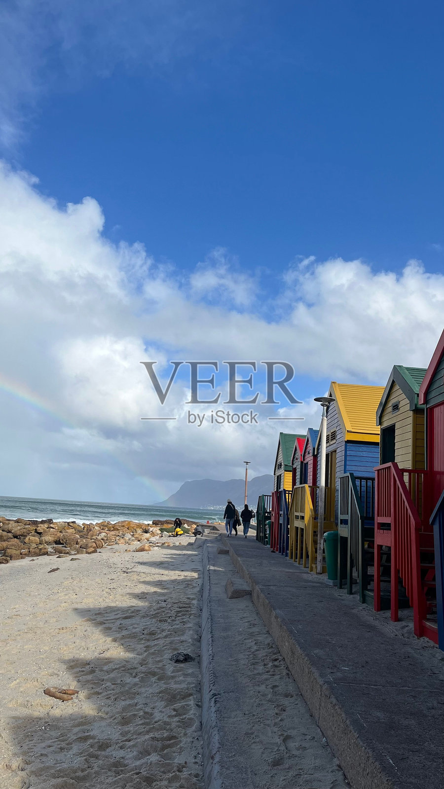 穆伊森堡海滩的五彩缤纷的海滩小屋。照片摄影图片