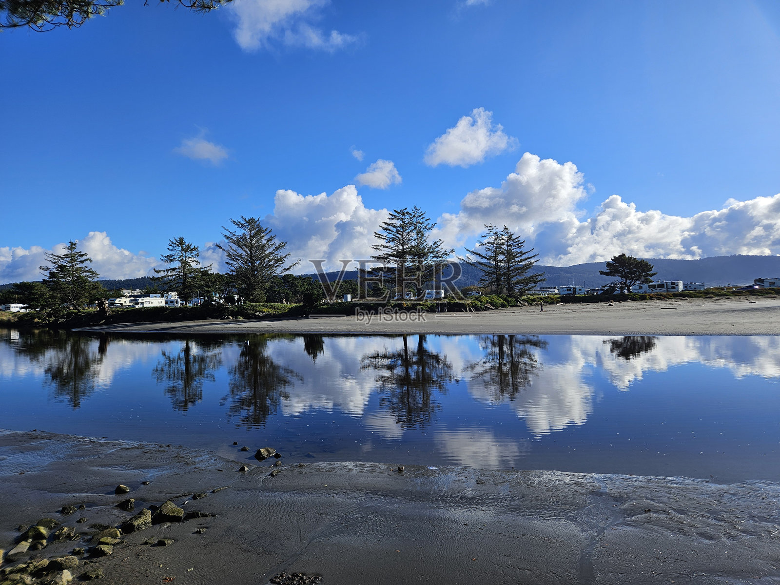倒影照片摄影图片