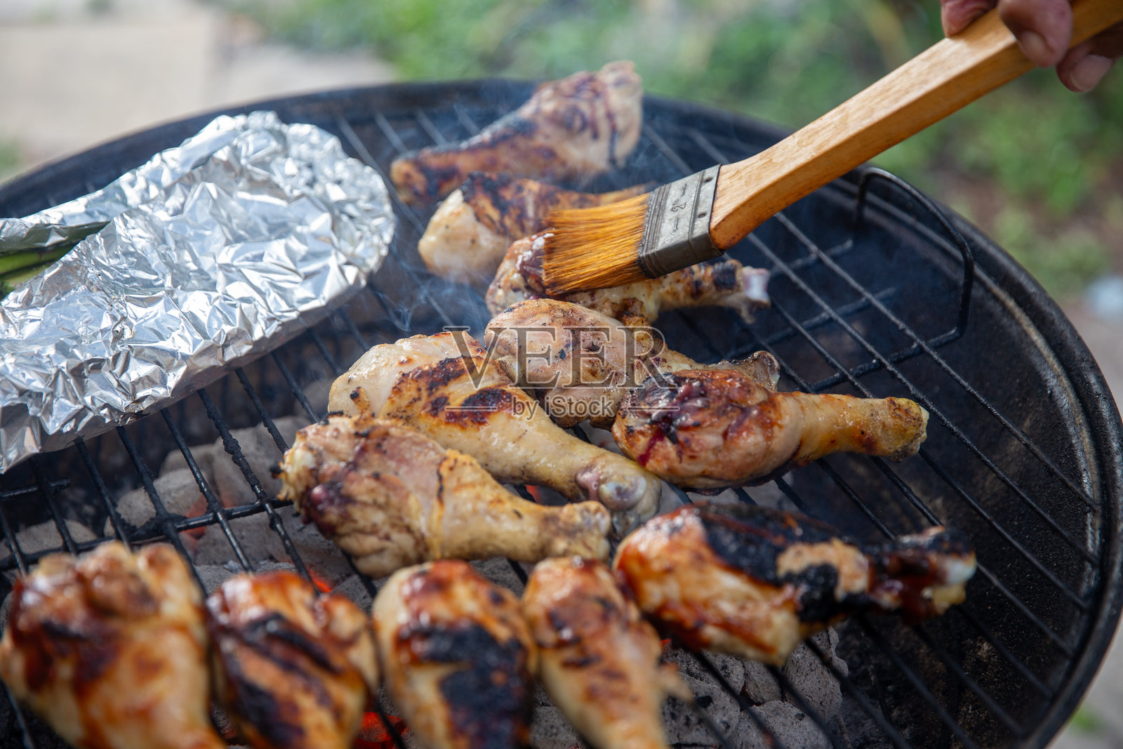 烧烤鸡腿照片摄影图片