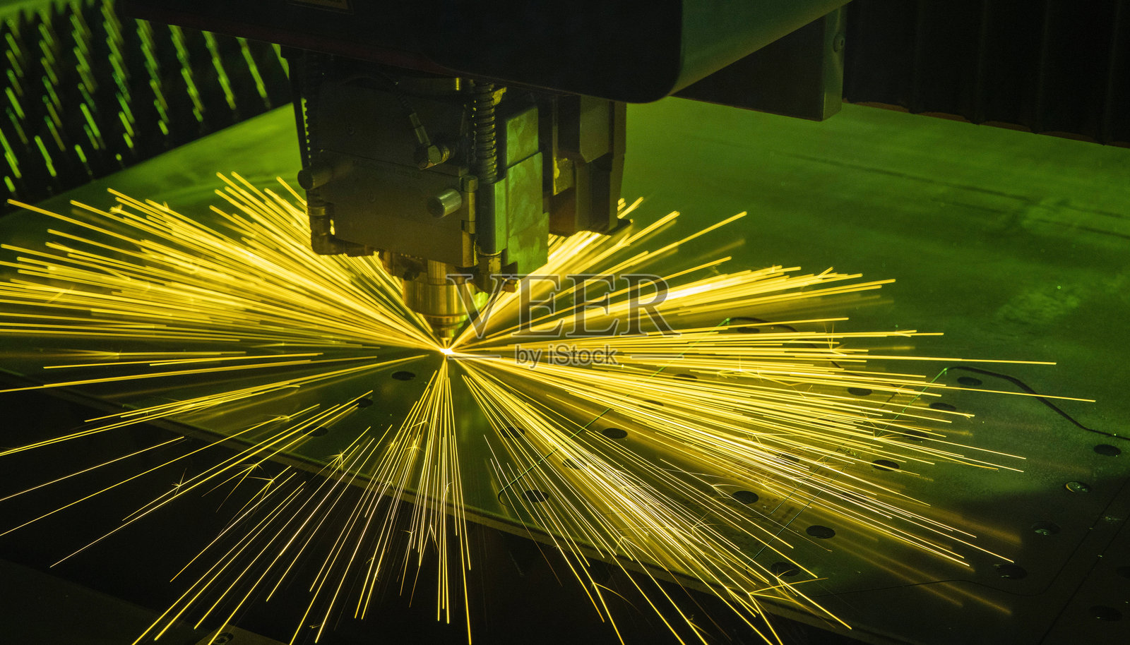 激光机器人切割。照片摄影图片