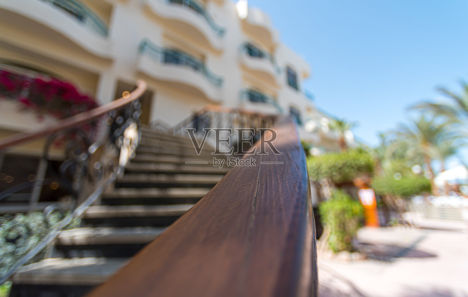 封锁和隔离期间没有人的空街道照片摄影图片