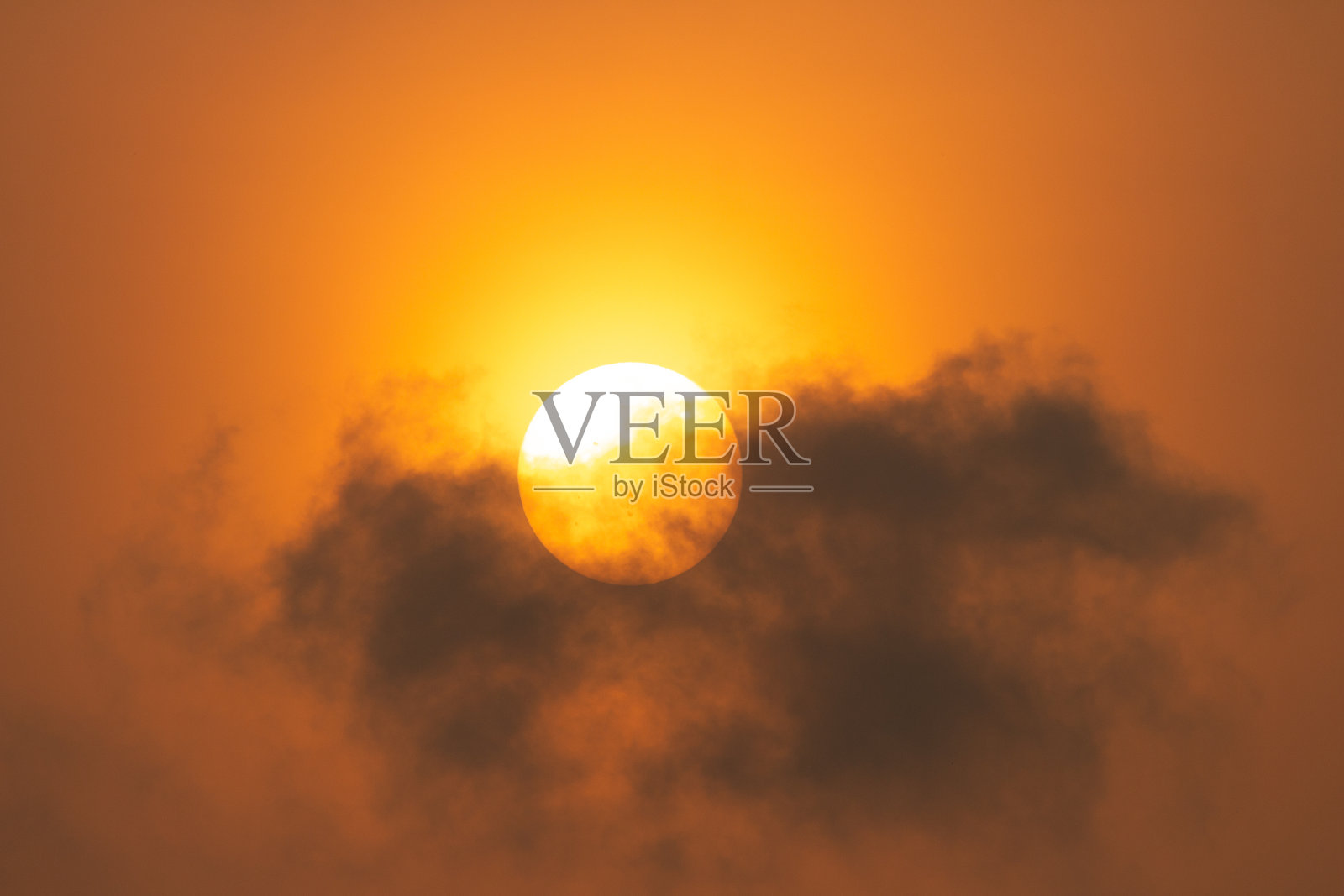 非洲黎明的金色日出照片摄影图片