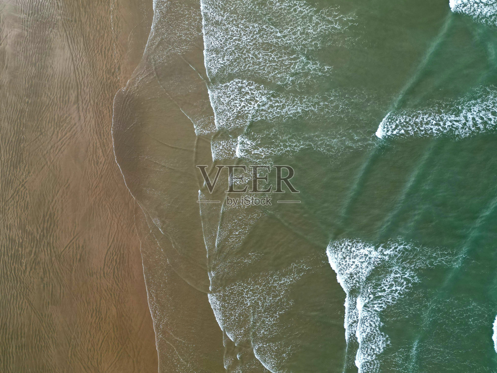 新西兰90英里海滩沙滩上波浪的鸟瞰图照片摄影图片