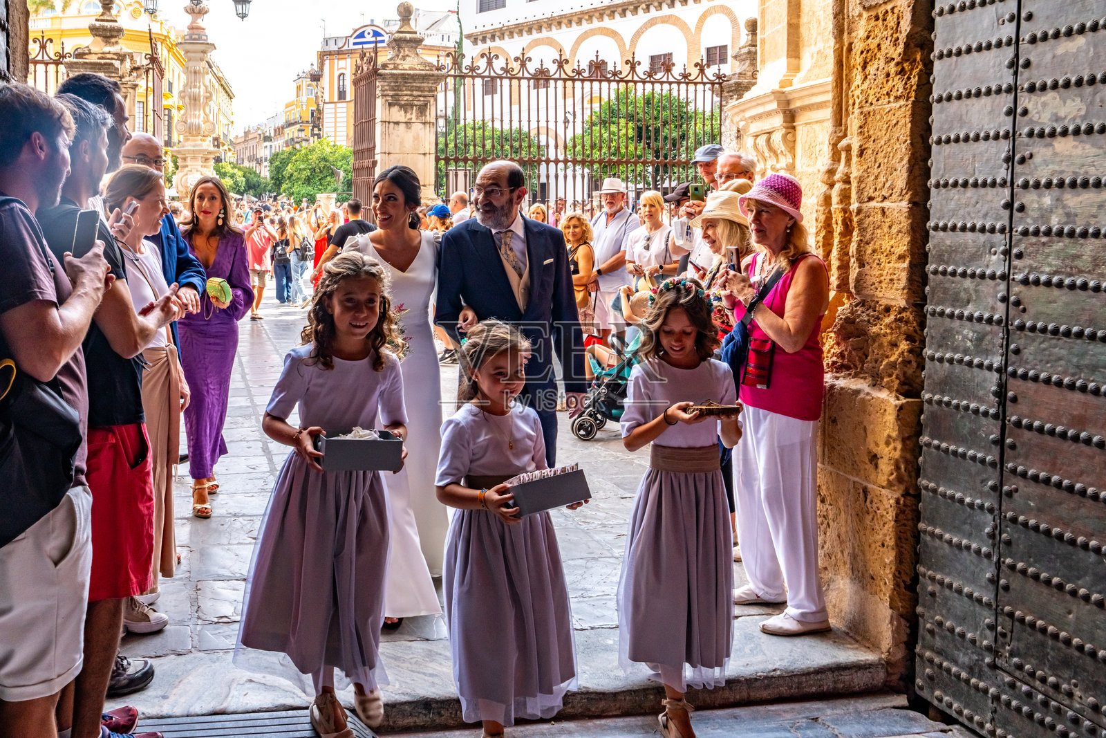 西班牙塞维利亚大教堂的内部景观照片摄影图片