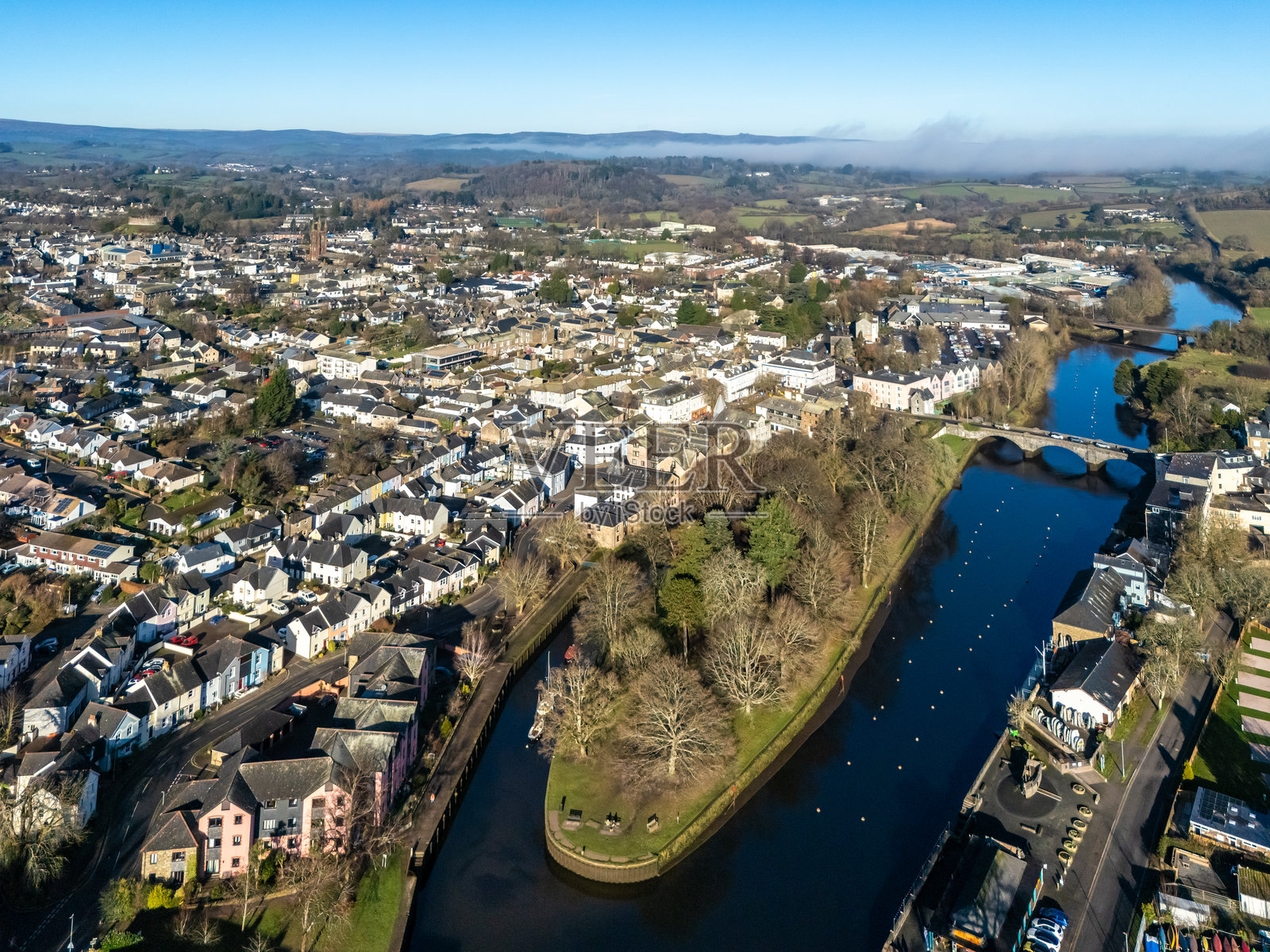 托特尼斯达特河上的维尔岛鸟瞰图照片摄影图片