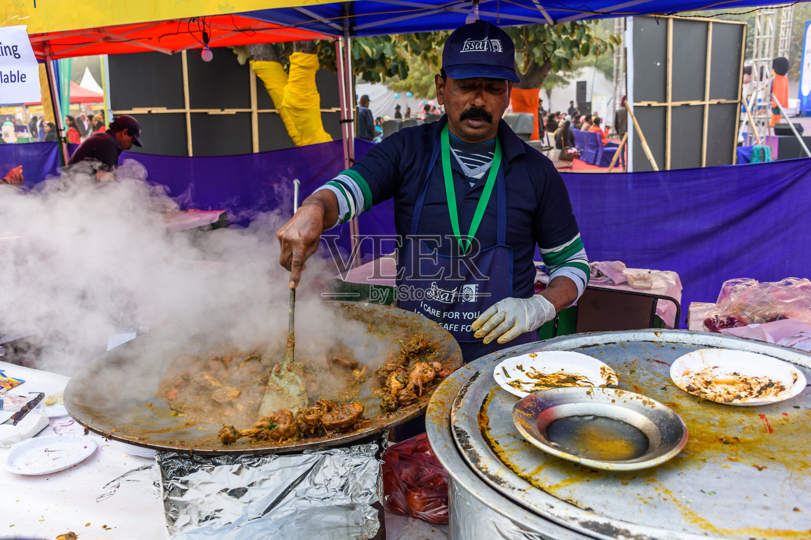 印度新德里国家街头美食节上的各种地方街头食品摊贩照片摄影图片