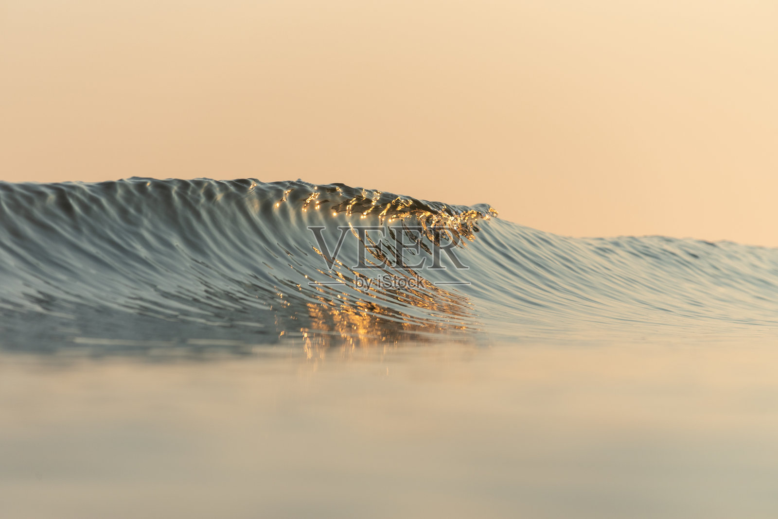 清澈天空下的海景照片摄影图片