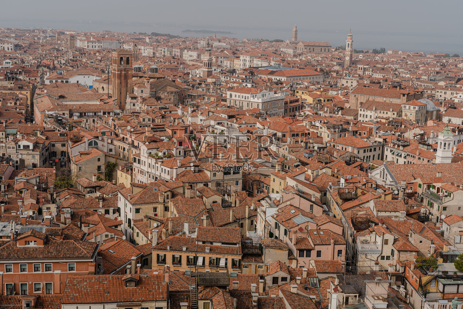 威尼斯全景。从高处拍摄。老城区的景观。照片摄影图片