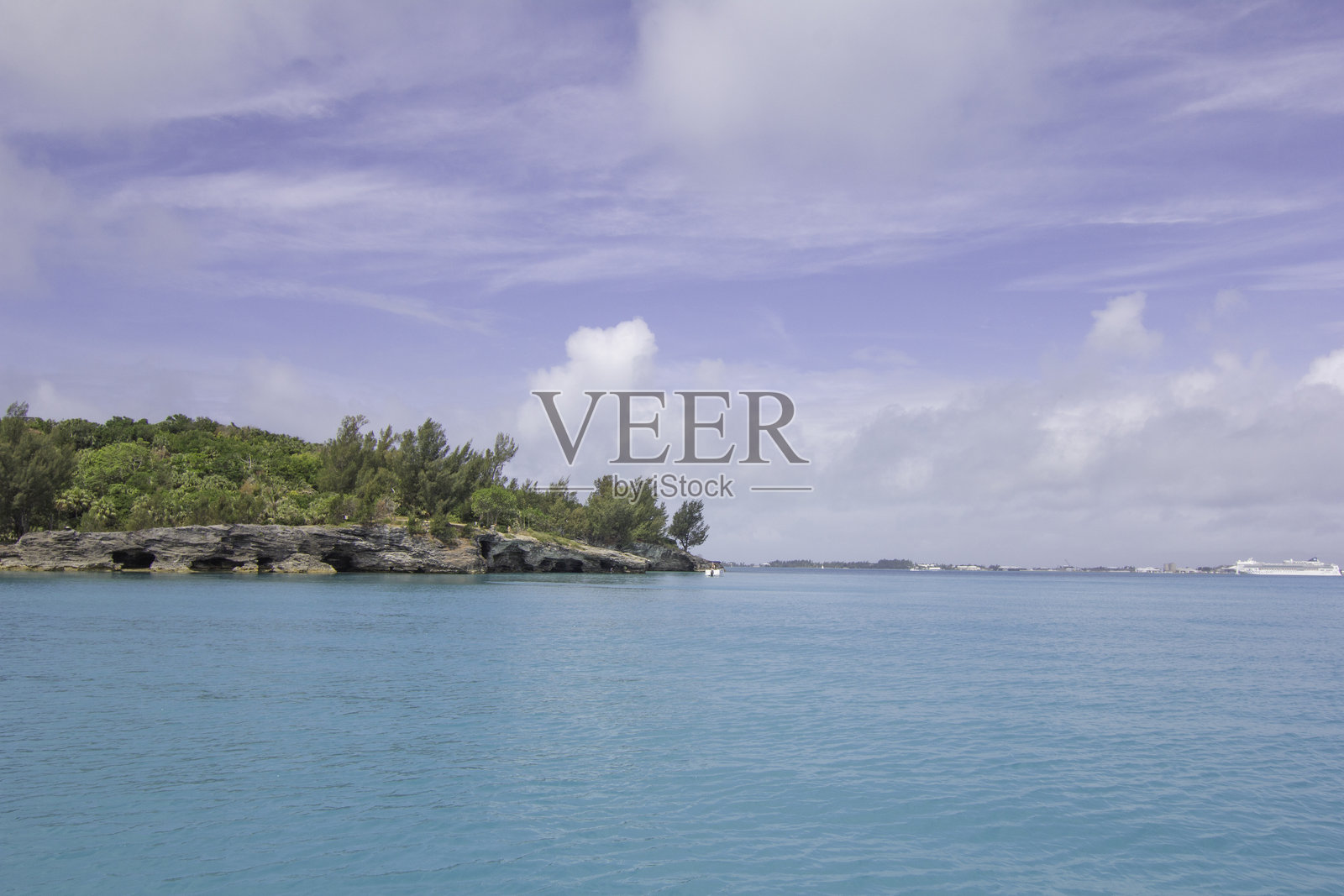 热带蓝色百慕大风景如画的浅海湾探险照片摄影图片