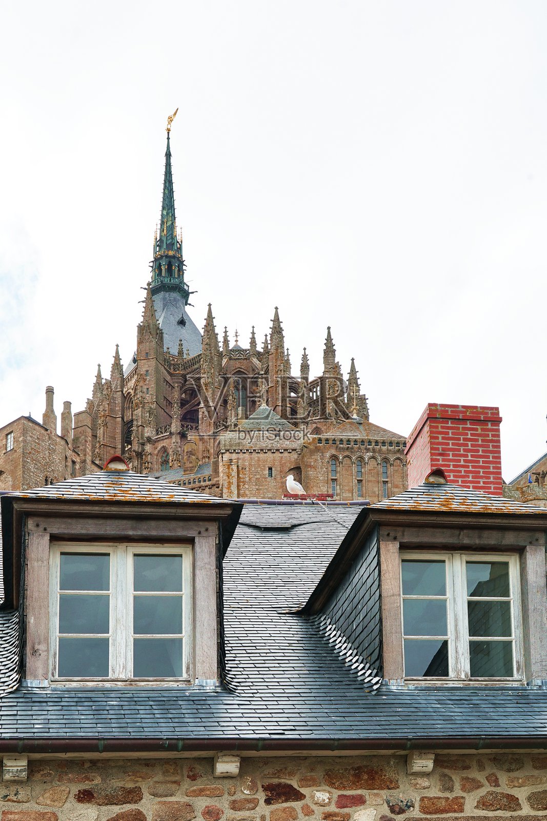 诺曼底的圣米歇尔山修道院屋顶照片摄影图片