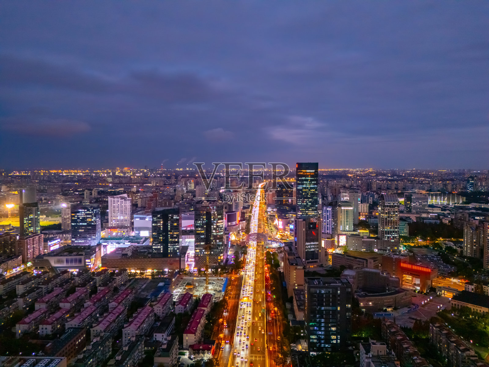 上海五角场夜景的鸟瞰图照片摄影图片