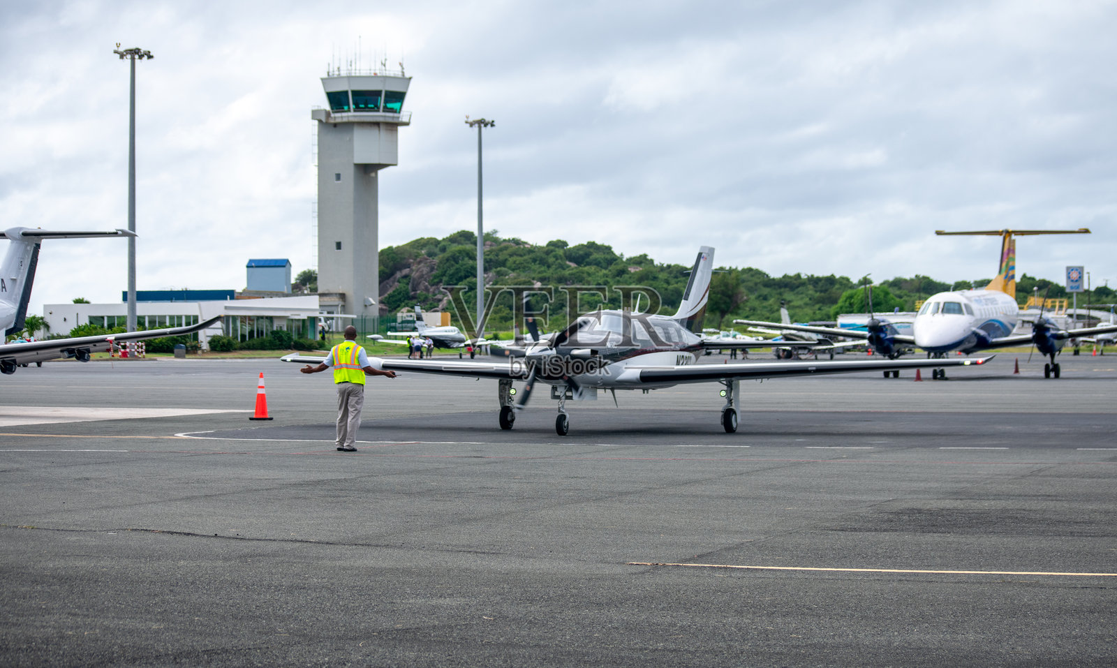 特伦斯·B·莱索姆机场的跑道照片摄影图片