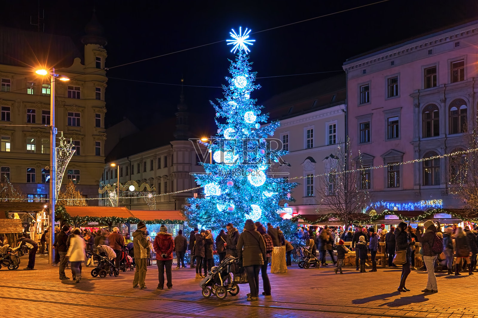 捷克共和国布尔诺自由广场的圣诞市场照片摄影图片