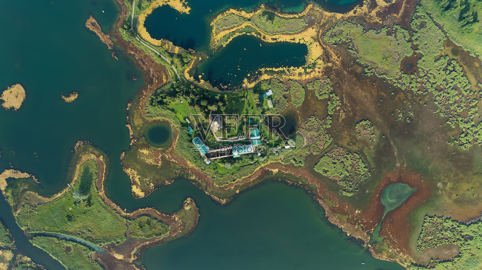 岛上的历史修道院。托斯坎卡湖。下诺夫哥罗德地区。俄罗斯。照片摄影图片