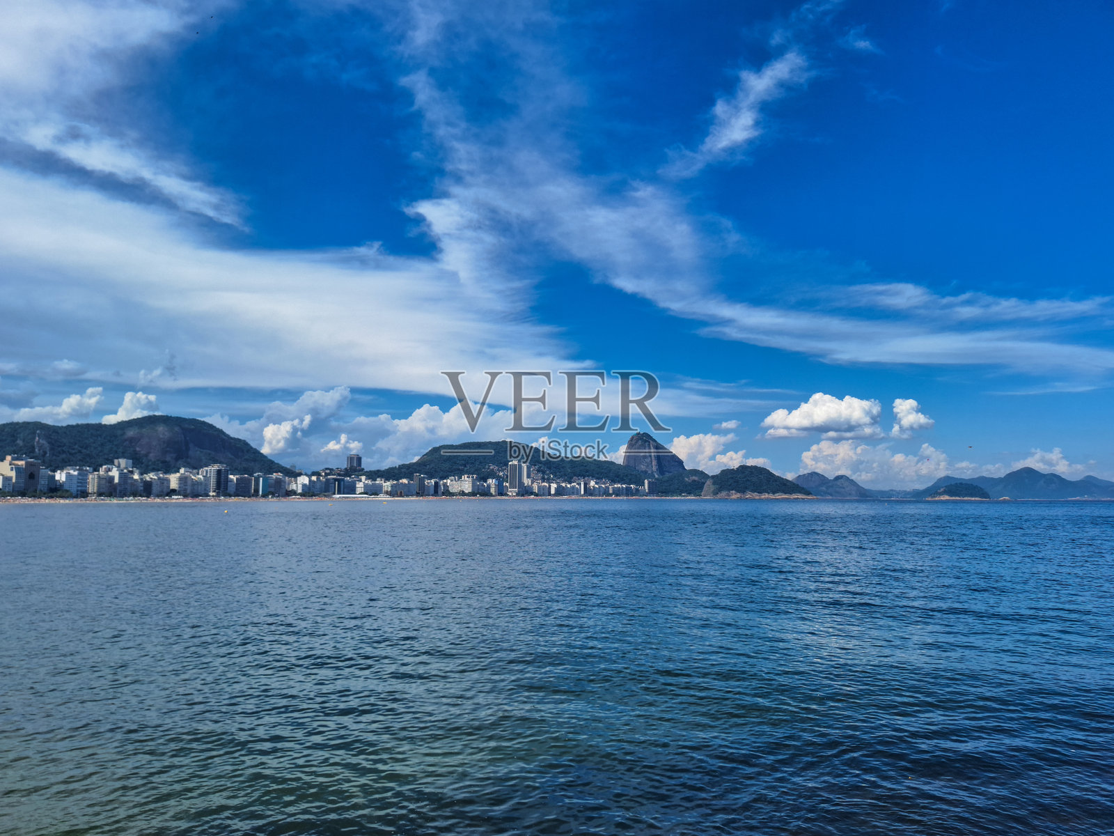 从海上看到的旅游景点照片摄影图片