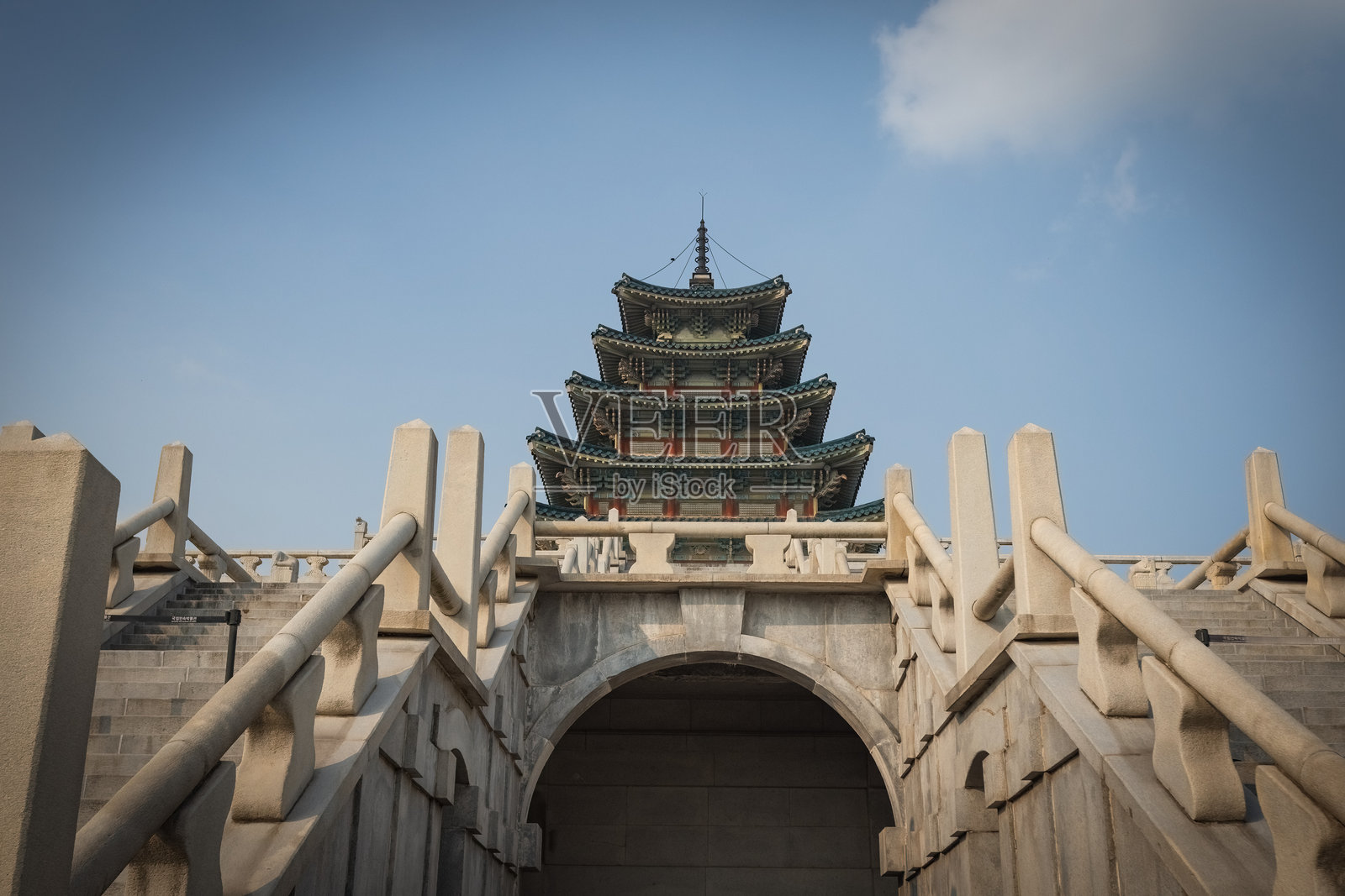 韩国首尔国立民俗博物馆的宝塔建筑照片摄影图片