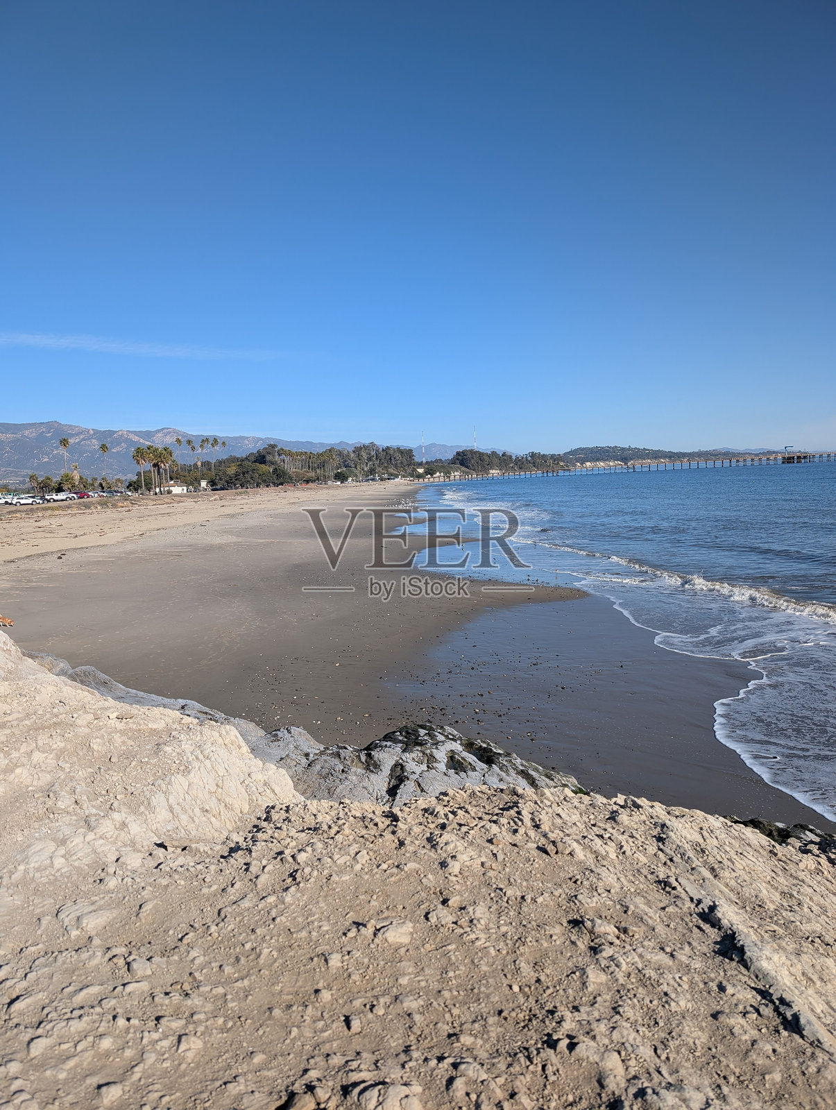 悬崖俯瞰大海照片摄影图片