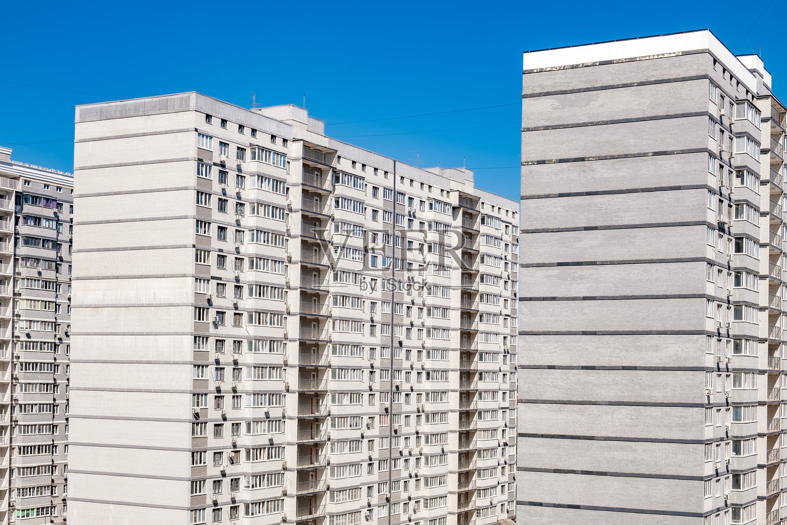 城市中的多层住宅楼照片摄影图片