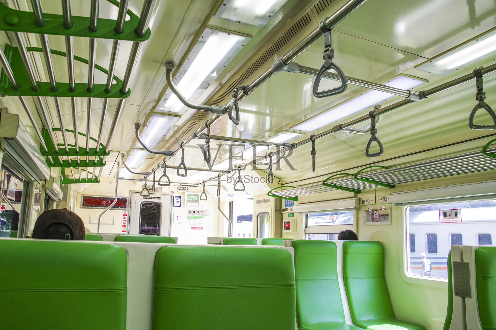 火车内部照片摄影图片