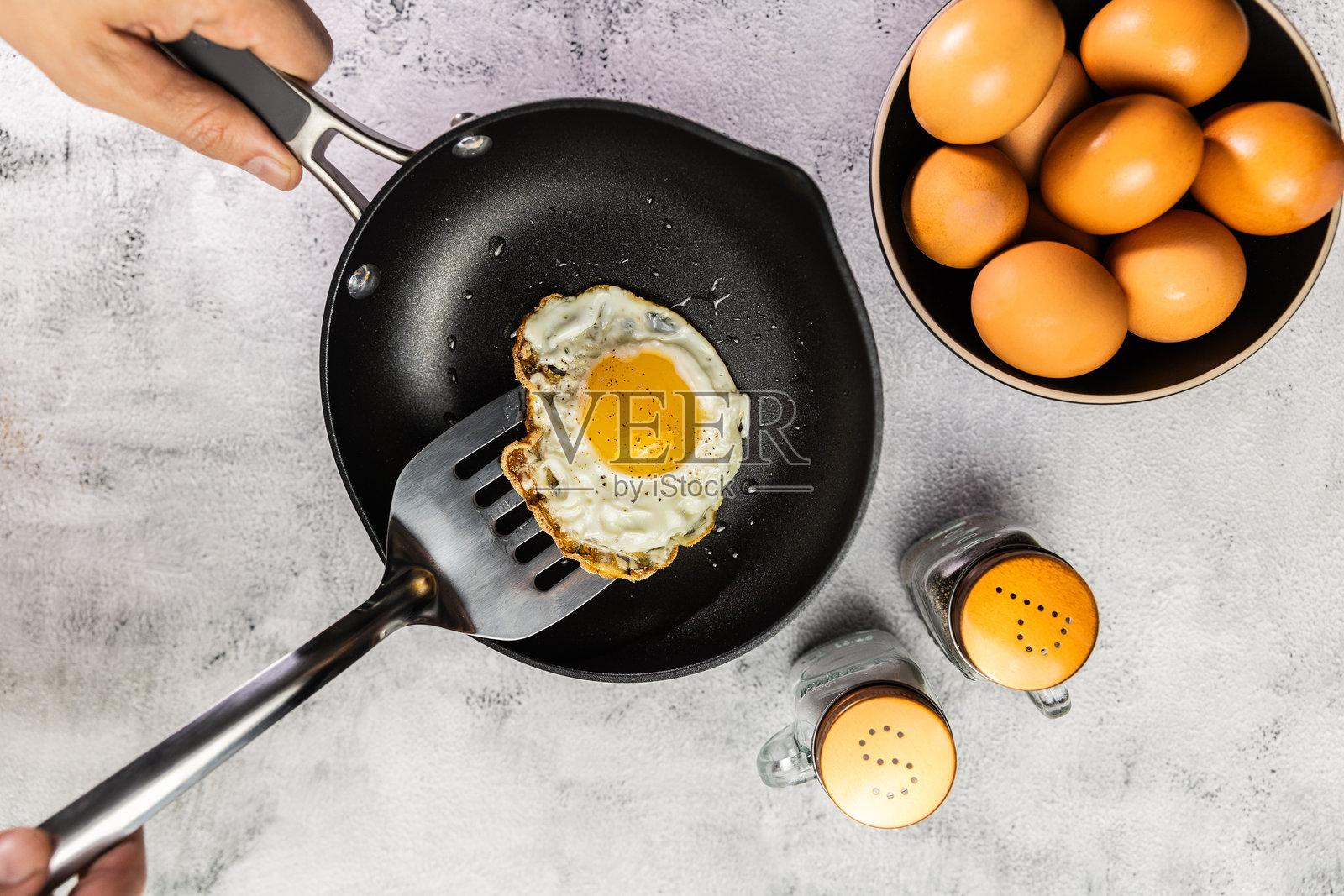 煮出完美的鸡蛋照片摄影图片