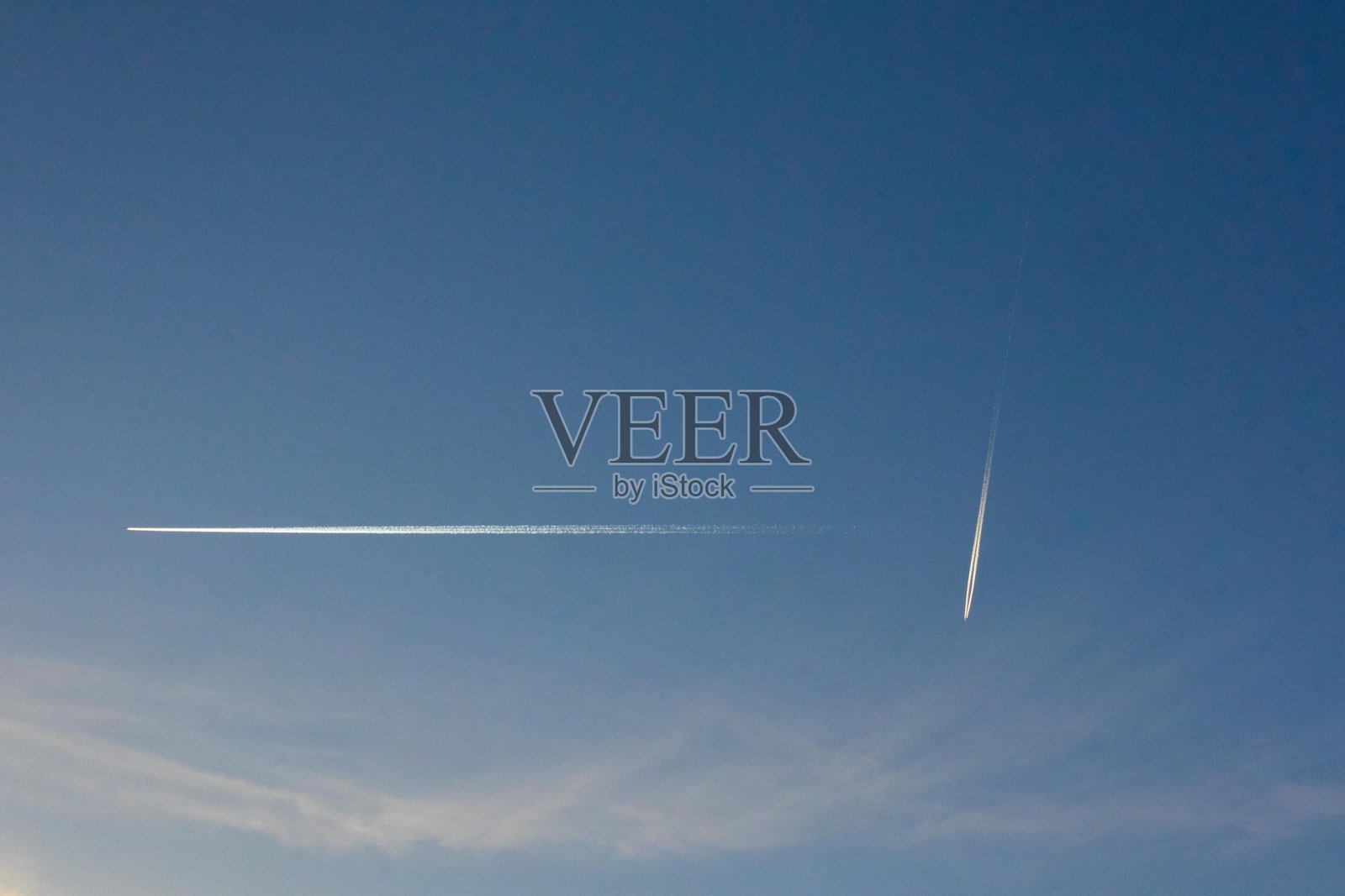 垂直的飞机照片摄影图片