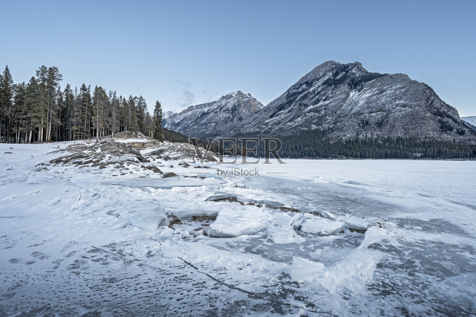明尼万卡湖的冰面照片摄影图片
