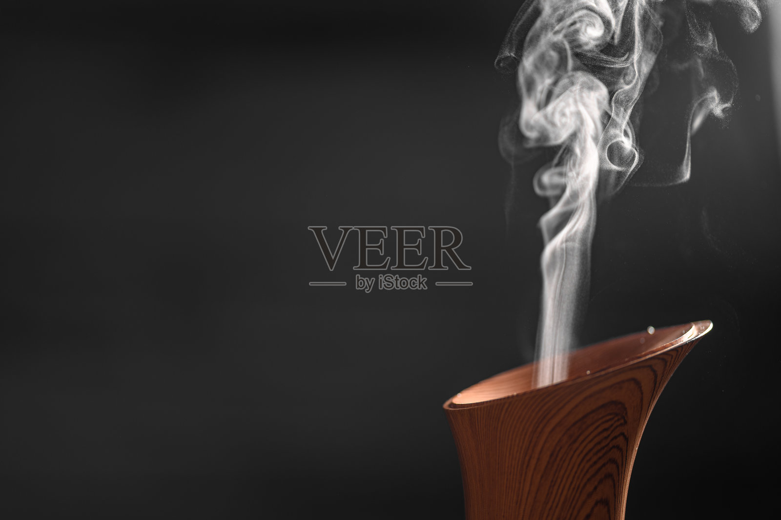 扩散精油，超声波香氛雾化照片摄影图片