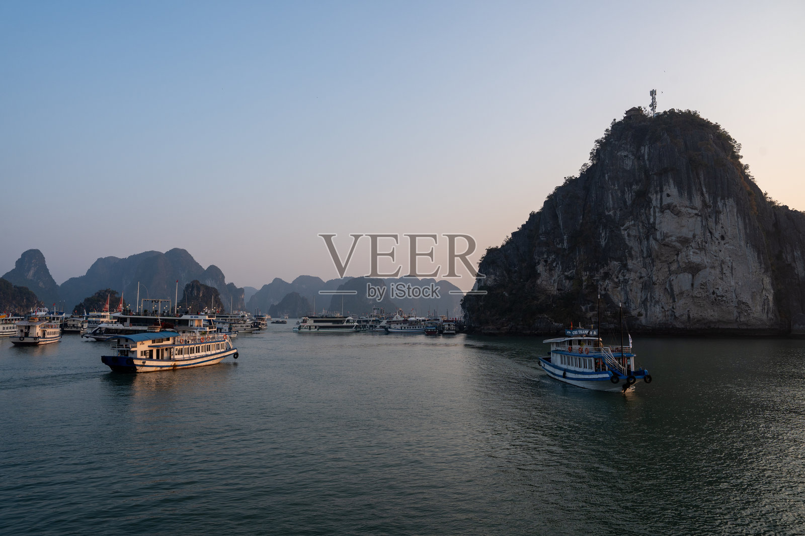 越南东南亚的下龙湾照片摄影图片