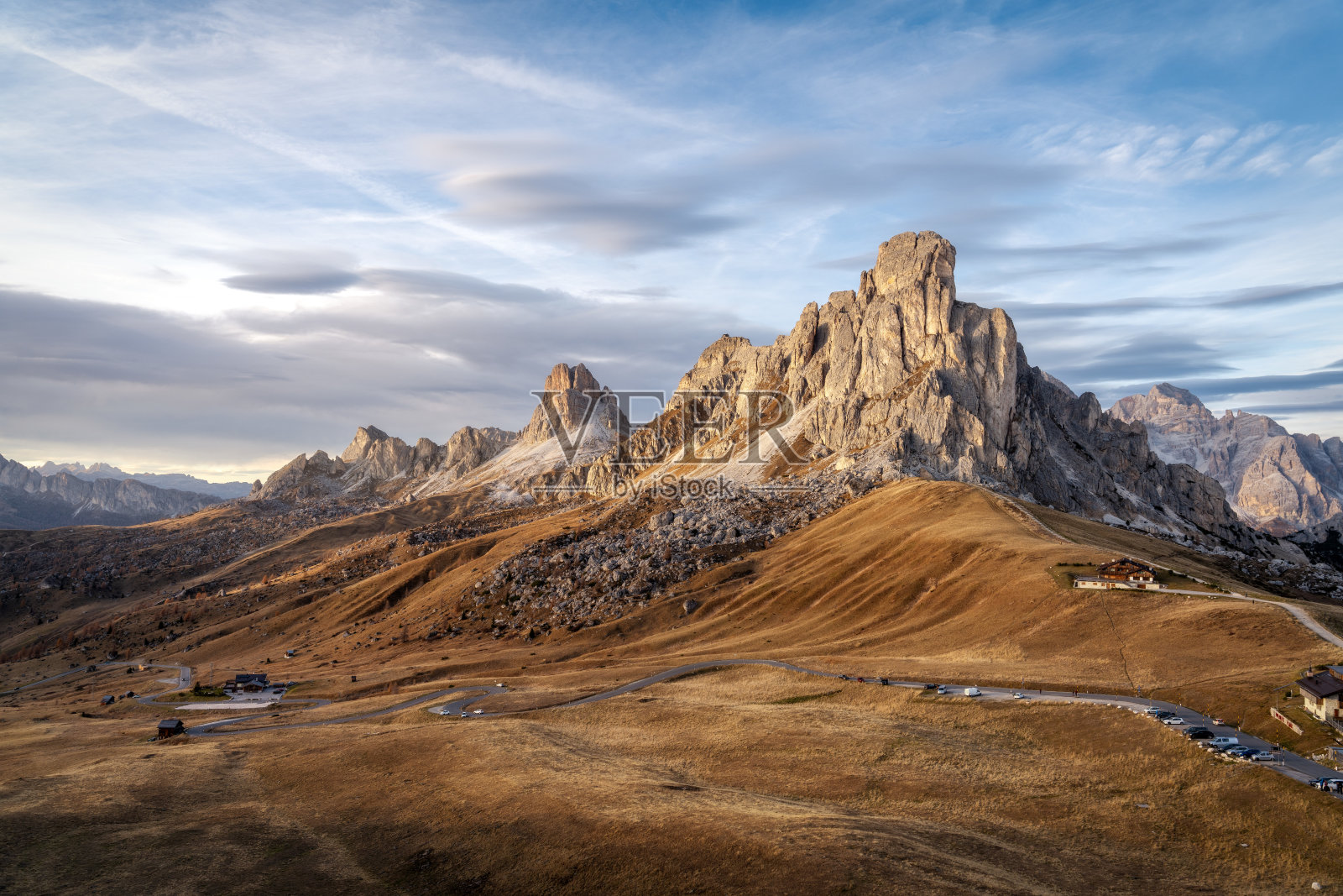 意大利多洛米蒂的吉奥山口日落时分照片摄影图片