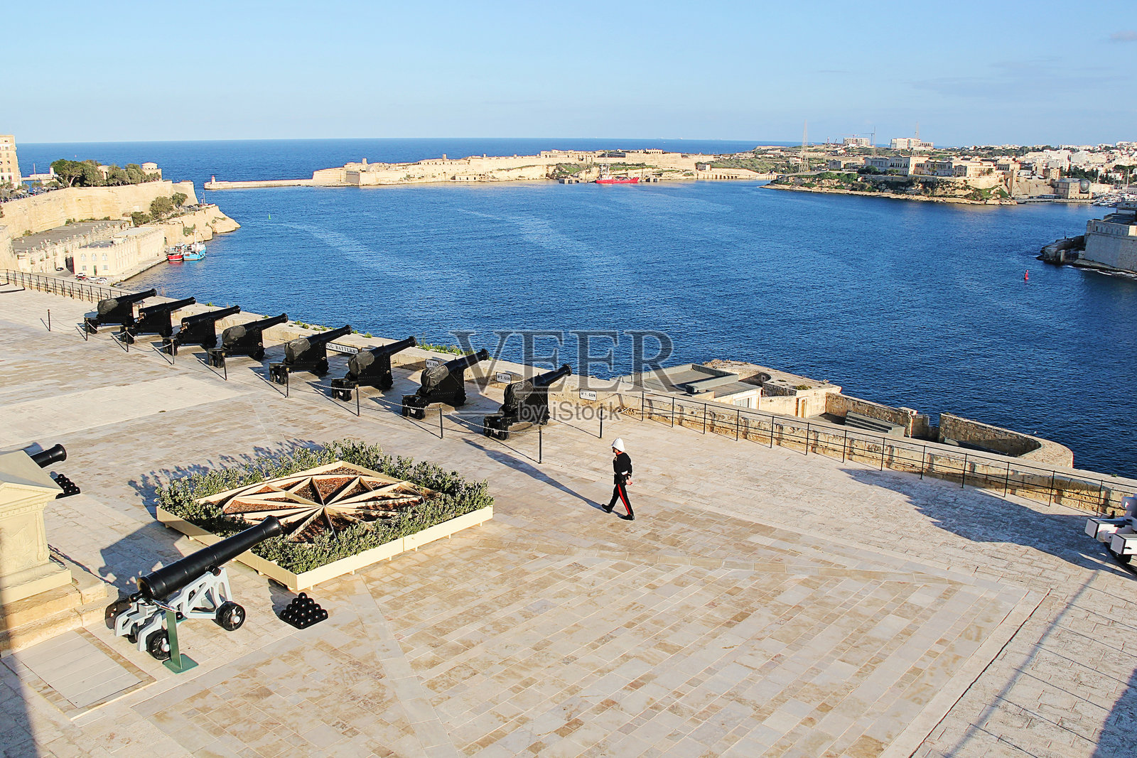 马耳他瓦莱塔防御工事的全景视图照片摄影图片
