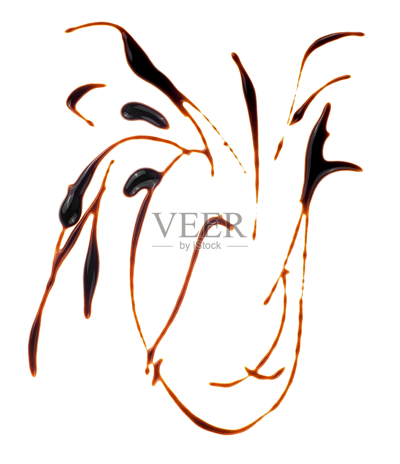 白色背景上孤立的液态巧克力糖浆俯视图。巧克力污渍。照片摄影图片