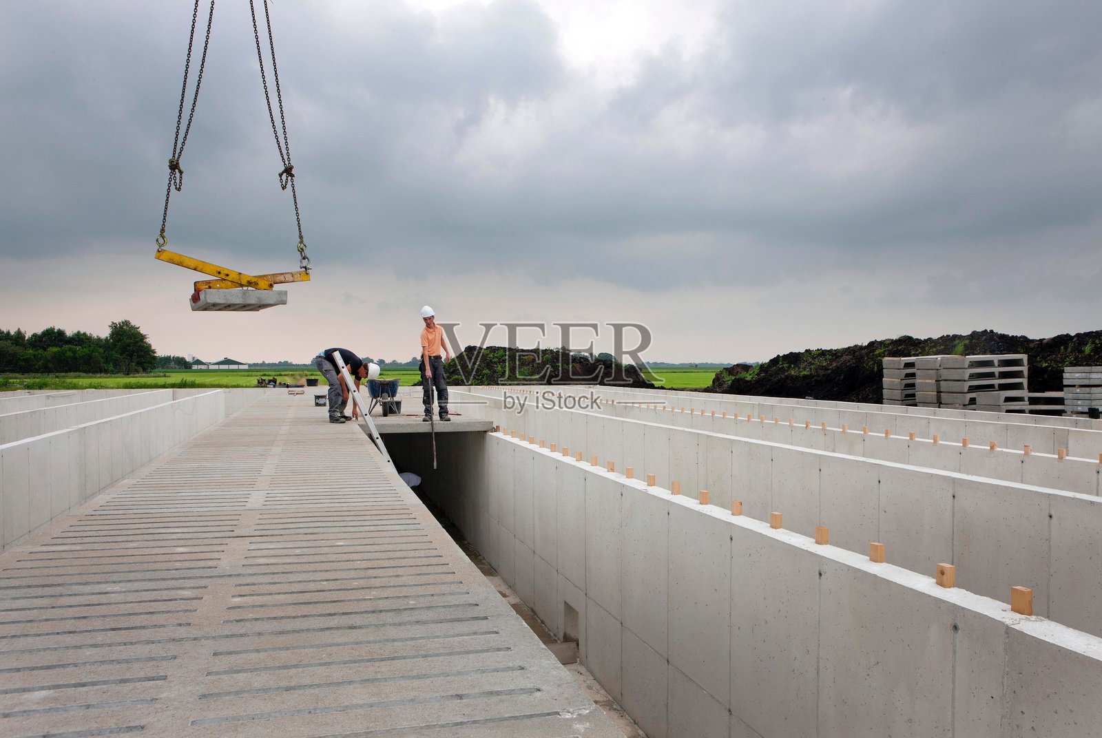 建造新的牛舍照片摄影图片