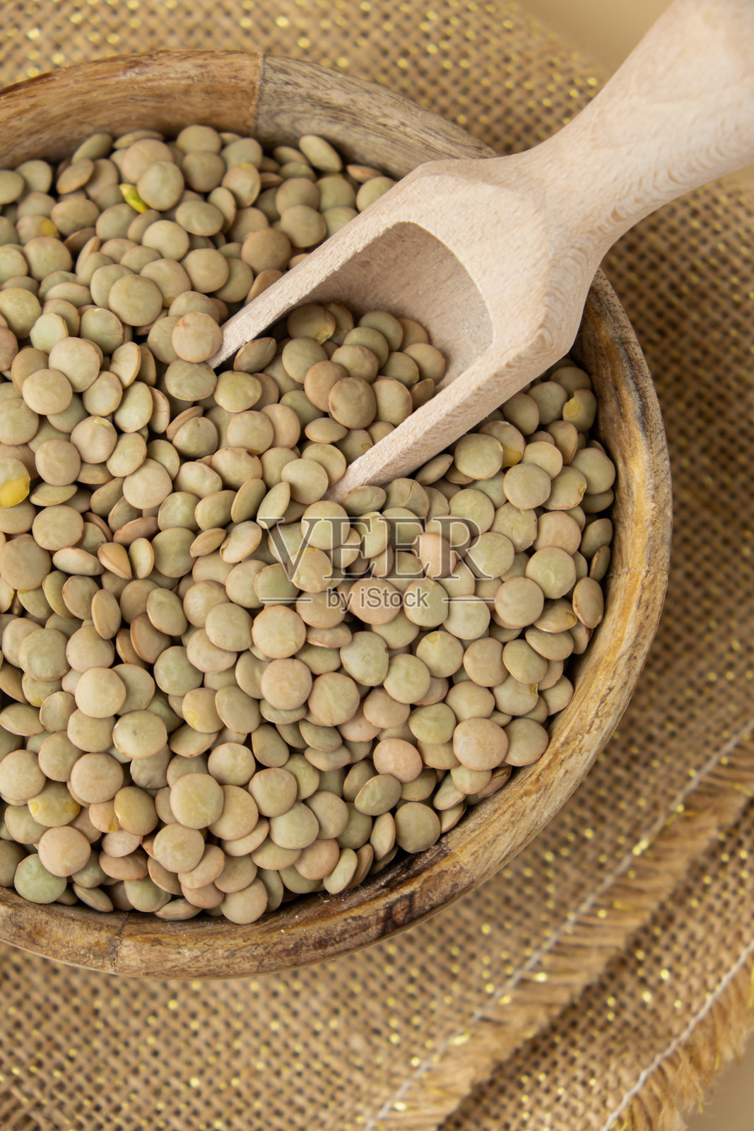 生绿扁豆无麸质谷物。健康肠道益处。替代全小麦谷物成分的概念。素食饮食食谱。植物性的生活方式。留白富含蛋白质。照片摄影图片