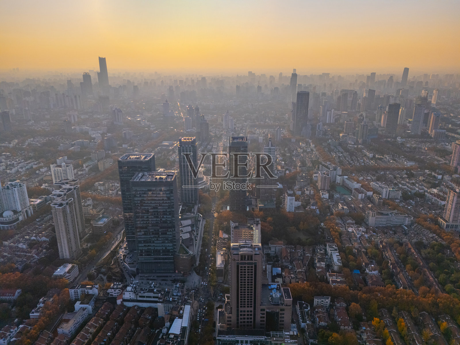 秋季上海天际线的鸟瞰图照片摄影图片